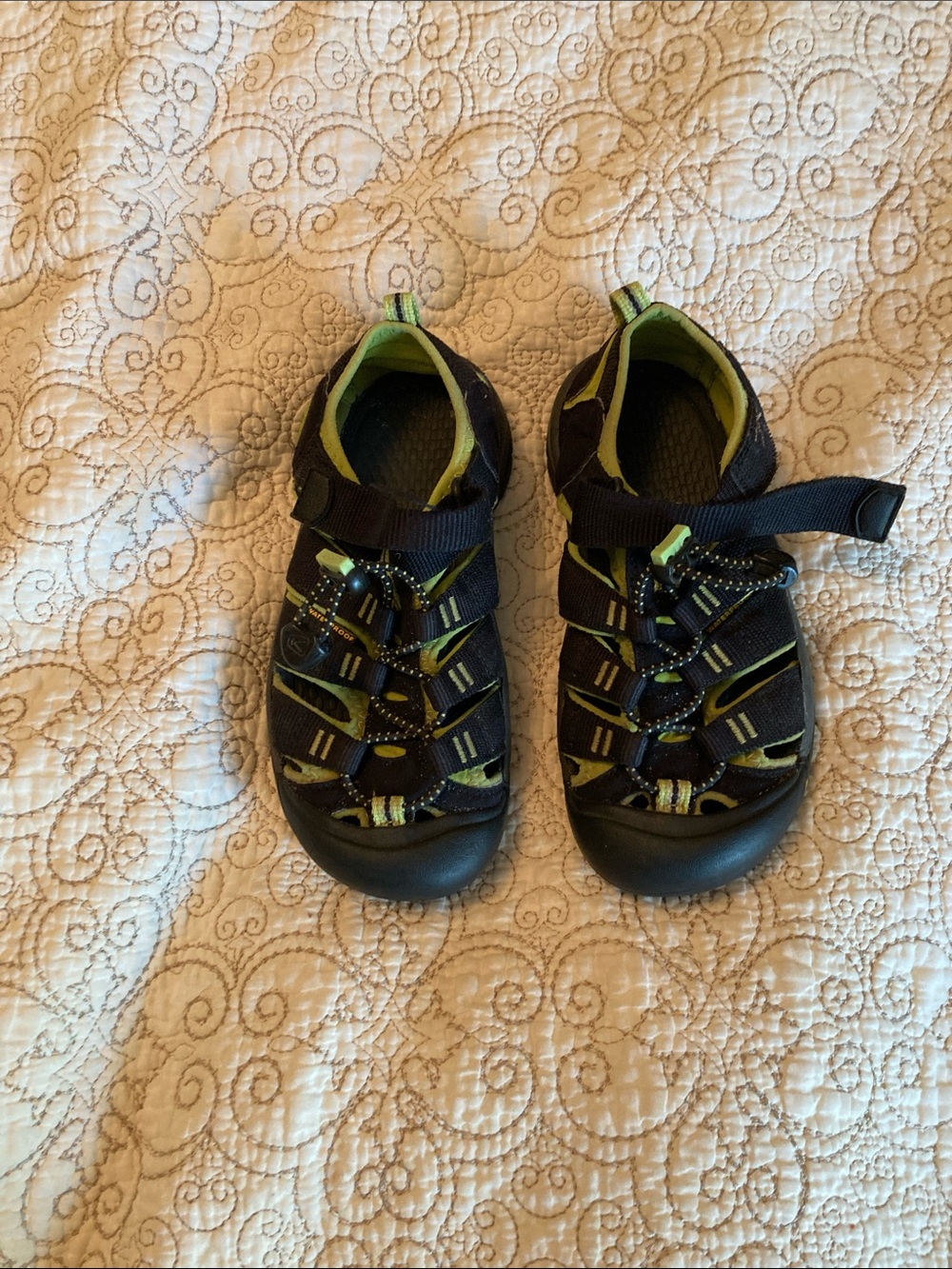 Keen sandals size 1